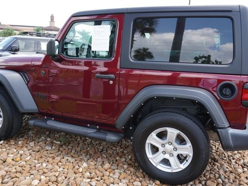 Used 2022 Jeep Wrangler Sport AWD/4WD image 5