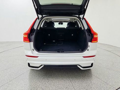 Certified 2025 Volvo XC60 B5 Plus image 19
