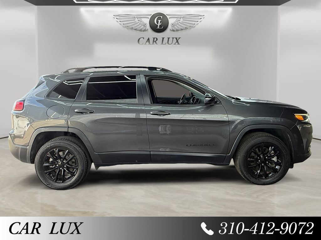 Used 2023 Jeep Cherokee Altitude Lux AWD/4WD image 5