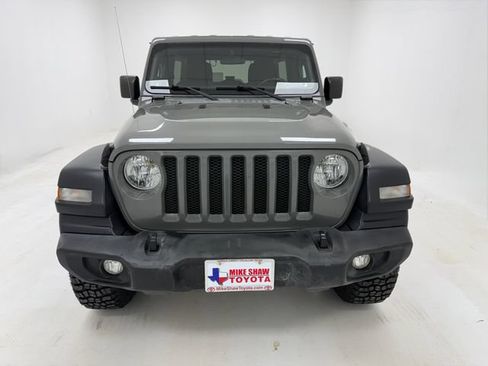 Used 2019 Jeep Wrangler Unlimited Sport S AWD/4WD image 3