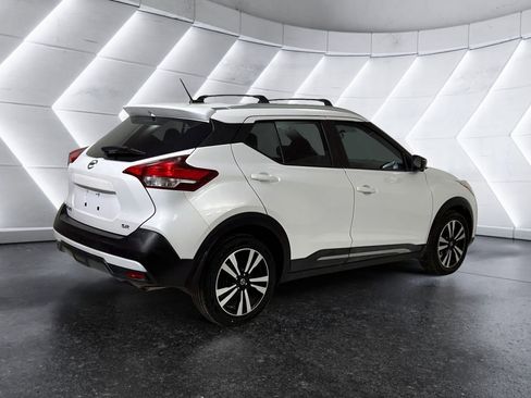 Used 2019 Nissan Kicks SR w/ SR Premium Package FWD image 4