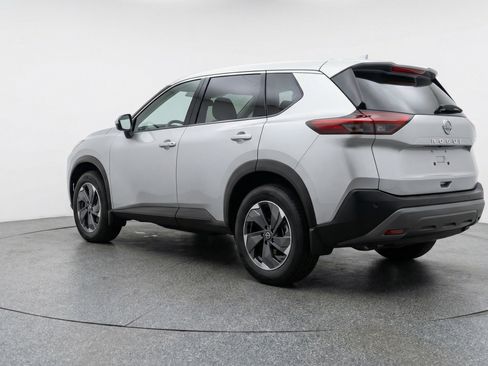 Used 2025 Nissan Rogue SV image 6