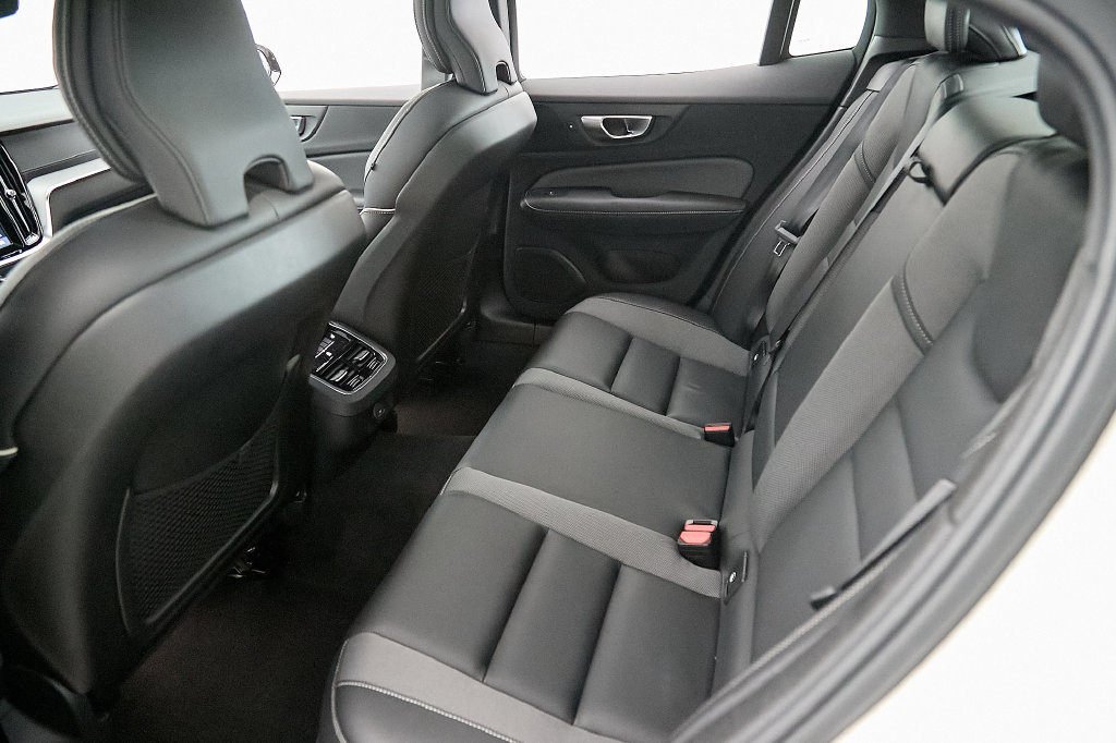 Certified 2025 Volvo S60 B5 Ultra AWD/4WD image 23