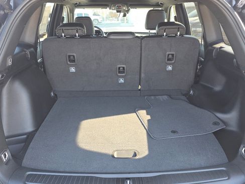 New 2026 Jeep Grand Cherokee Laredo image 4