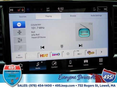 New 2026 Chrysler Pacifica Select image 22