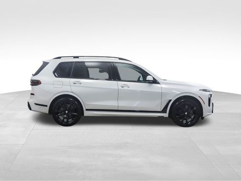 Used 2024 BMW X7 xDrive40i w/ Executive Package image 6