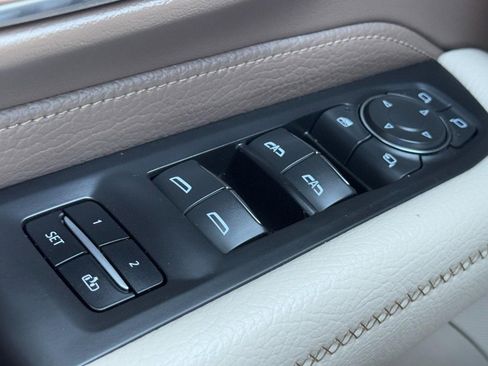 Used 2023 GMC Yukon Denali AWD/4WD image 28