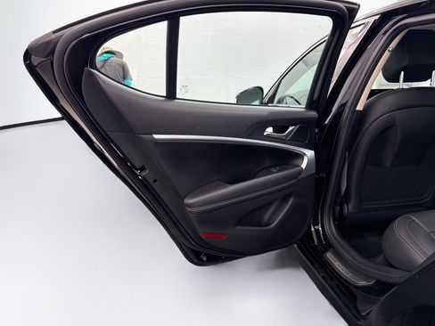 Used 2025 Genesis G70 2.5T RWD image 27
