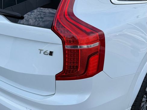 Used 2020 Volvo XC90 T6 Momentum image 14