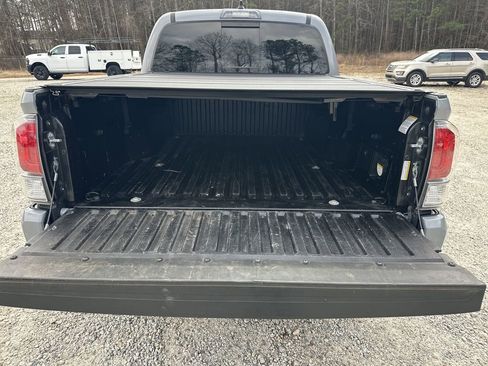 Used 2021 Toyota Tacoma TRD Sport image 19