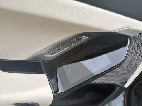 Used 2025 BMW i7 eDrive50 w/ M Sport Package RWD image 21
