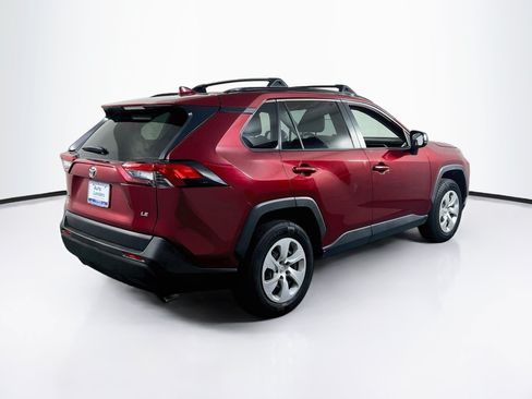 Used 2021 Toyota RAV4 LE FWD image 5