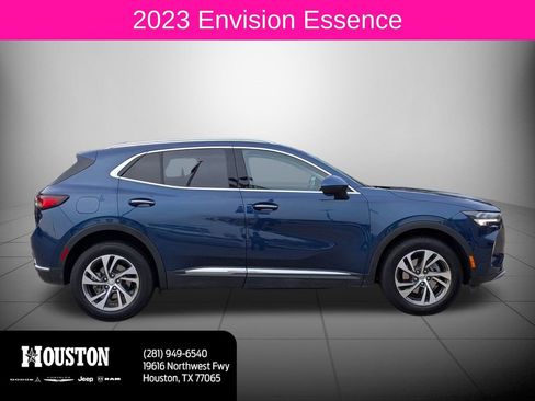 Used 2023 Buick Envision Essence image 2