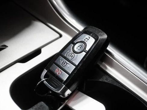 Used 2024 Ford Explorer Limited AWD/4WD image 23