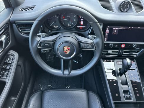 Certified 2025 Porsche Macan AWD/4WD image 15