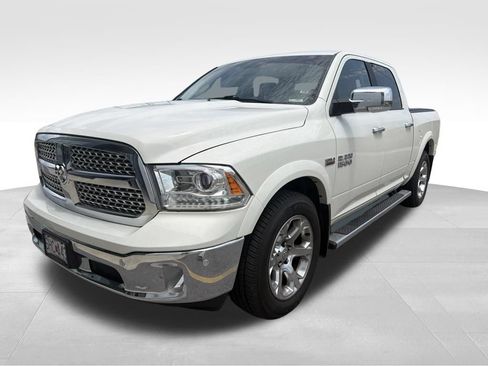 Used 2017 RAM 1500 Laramie w/ Convenience Group AWD/4WD image 3