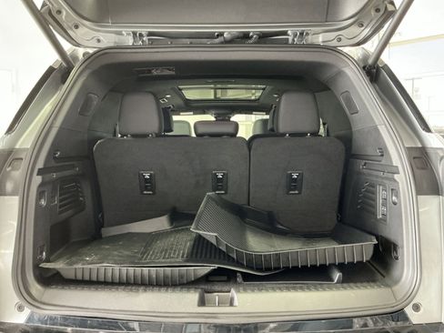 Used 2024 Chevrolet Traverse RS w/ LPO, Floor Liner Package image 34