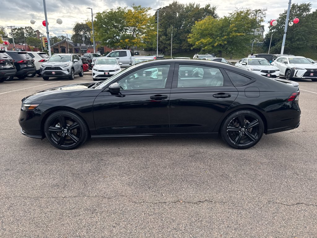 Used 2023 Honda Accord Sport image 4
