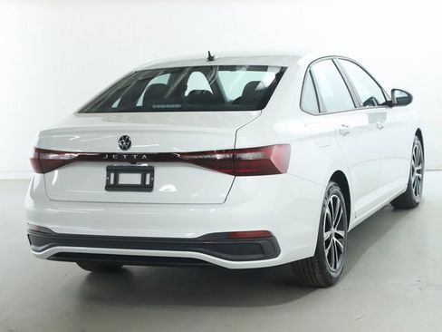 Used 2025 Volkswagen Jetta Sport image 44