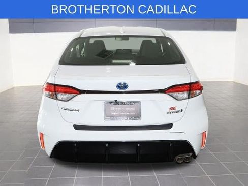 Used 2024 Toyota Corolla SE w/ SE Package FWD image 4