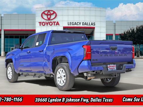 Used 2025 Toyota Tacoma SR5 AWD/4WD image 7