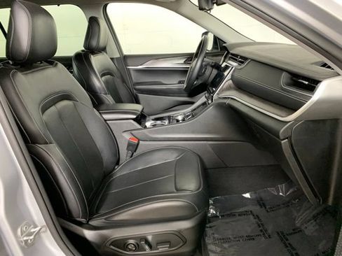 Used 2022 Jeep Grand Cherokee L Limited w/ Luxury Tech Group II AWD/4WD image 25