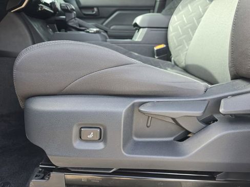 Used 2025 Toyota Tacoma SR image 27