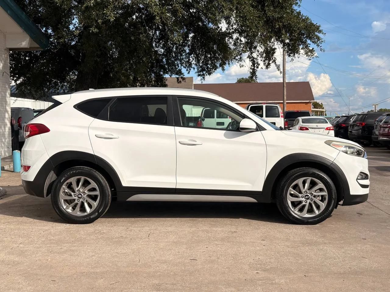 Used 2018 Hyundai Tucson SEL w/ Cargo Package FWD image 2