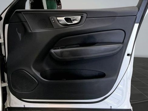 Certified 2025 Volvo XC60 B5 Plus image 25