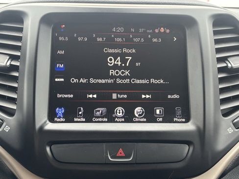 Used 2016 Jeep Cherokee Latitude w/ Cold Weather Group image 23