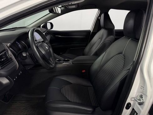 Used 2024 Toyota Camry SE w/ Convenience Package image 14