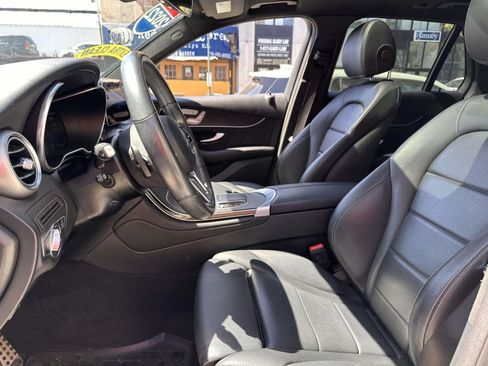 Used 2022 Mercedes-Benz GLC 300 4MATIC image 16