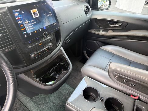 Used 2019 Mercedes-Benz Metris Passenger image 12