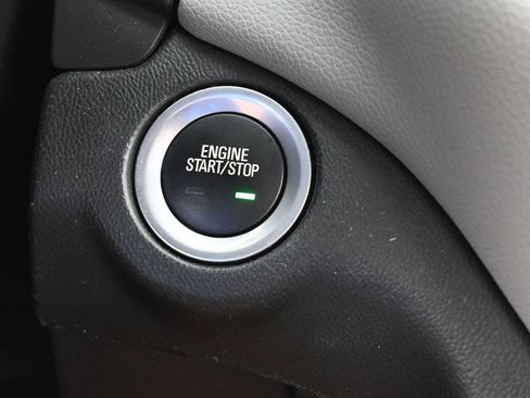 Used 2018 Chevrolet Equinox LS image 28