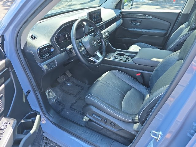Used 2025 Honda Pilot Elite image 10