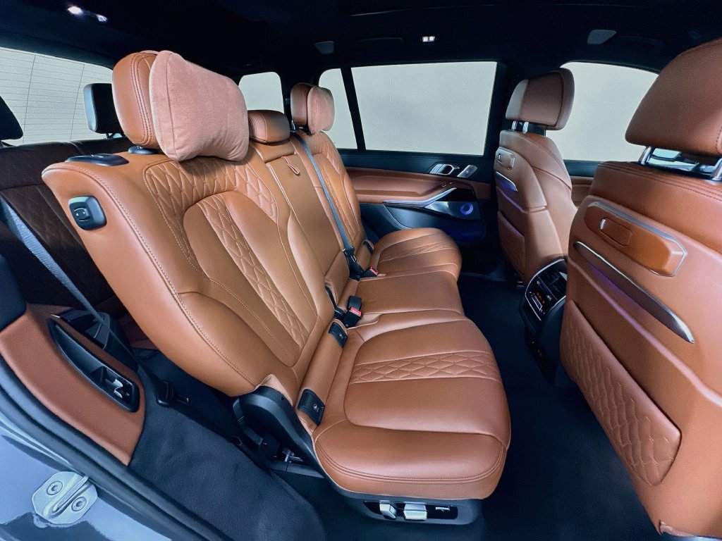 Used 2024 BMW ALPINA XB7 AWD/4WD image 29