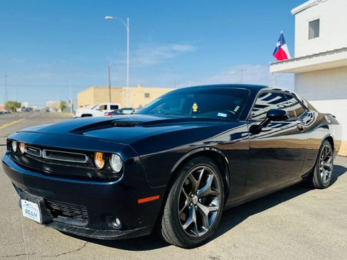 Used 2016 Dodge Challenger SXT Plus image 6