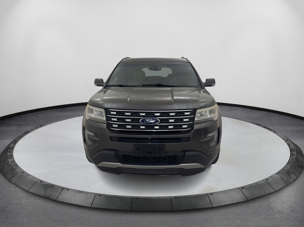 Used 2016 Ford Explorer Limited w/ Equipment Group 301A FWD image 2