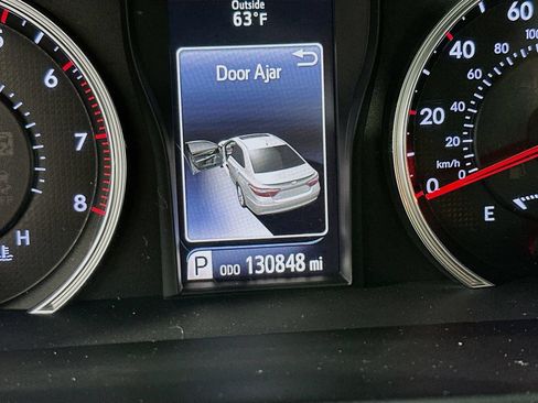 Used 2017 Toyota Camry SE FWD image 12