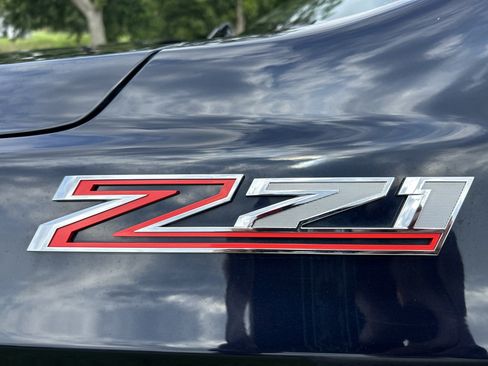 Used 2021 Chevrolet Tahoe Z71 w/ Luxury Package AWD/4WD image 5