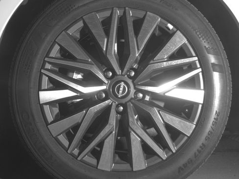 Used 2025 Nissan Altima 2.5 SV FWD image 12