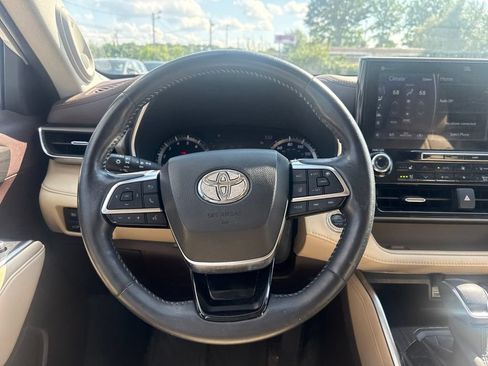 Used 2020 Toyota Highlander Limited AWD/4WD image 20