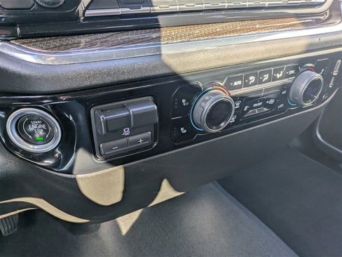 Used 2024 Chevrolet Silverado 2500 LT AWD/4WD image 25