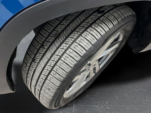 Used 2024 Volkswagen Atlas Cross Sport SEL R-Line AWD/4WD image 34