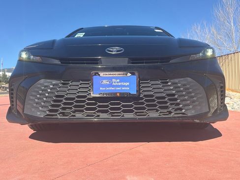 Used 2025 Toyota Camry SE image 8