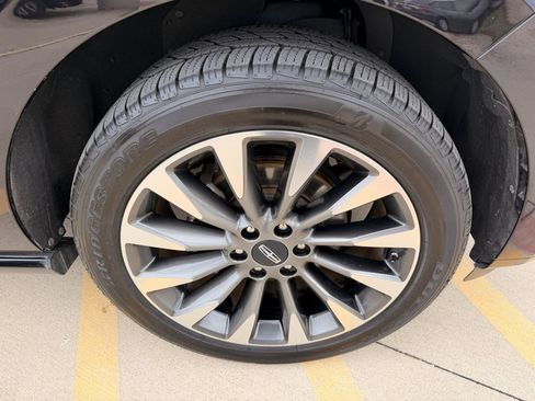 Used 2019 Lincoln Navigator Select RWD image 35