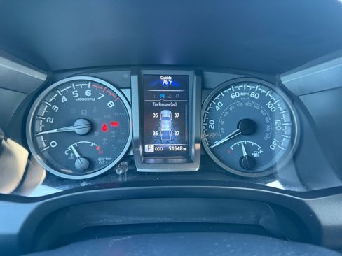 Used 2021 Toyota Tacoma TRD Off-Road w/ Technology Package AWD/4WD image 11