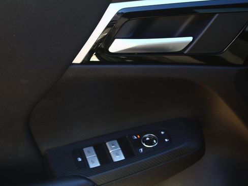 Used 2024 Mitsubishi Outlander ES image 12