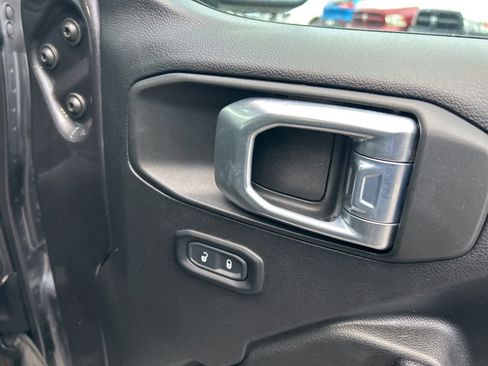 Used 2021 Jeep Gladiator Willys image 44