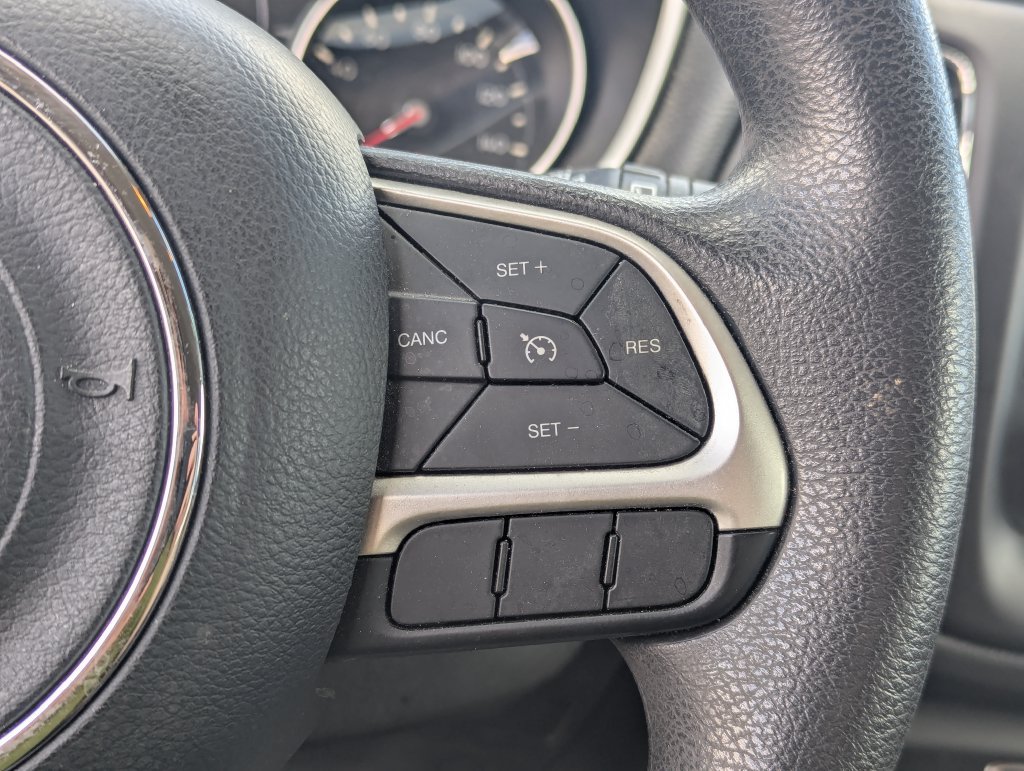 Used 2018 Jeep Compass Sport AWD/4WD image 16